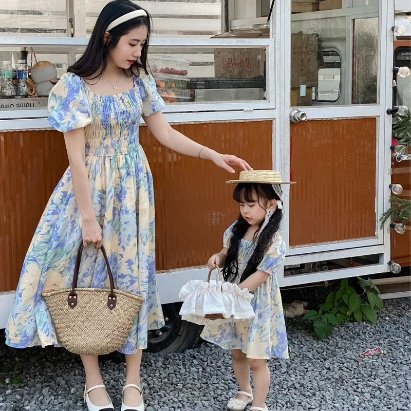 

Mommy and Daughter Matching Smocked Dress Mom Baby Equal Clothes Girls Floral Princess Summer Smock Dresses Women Flower Frock