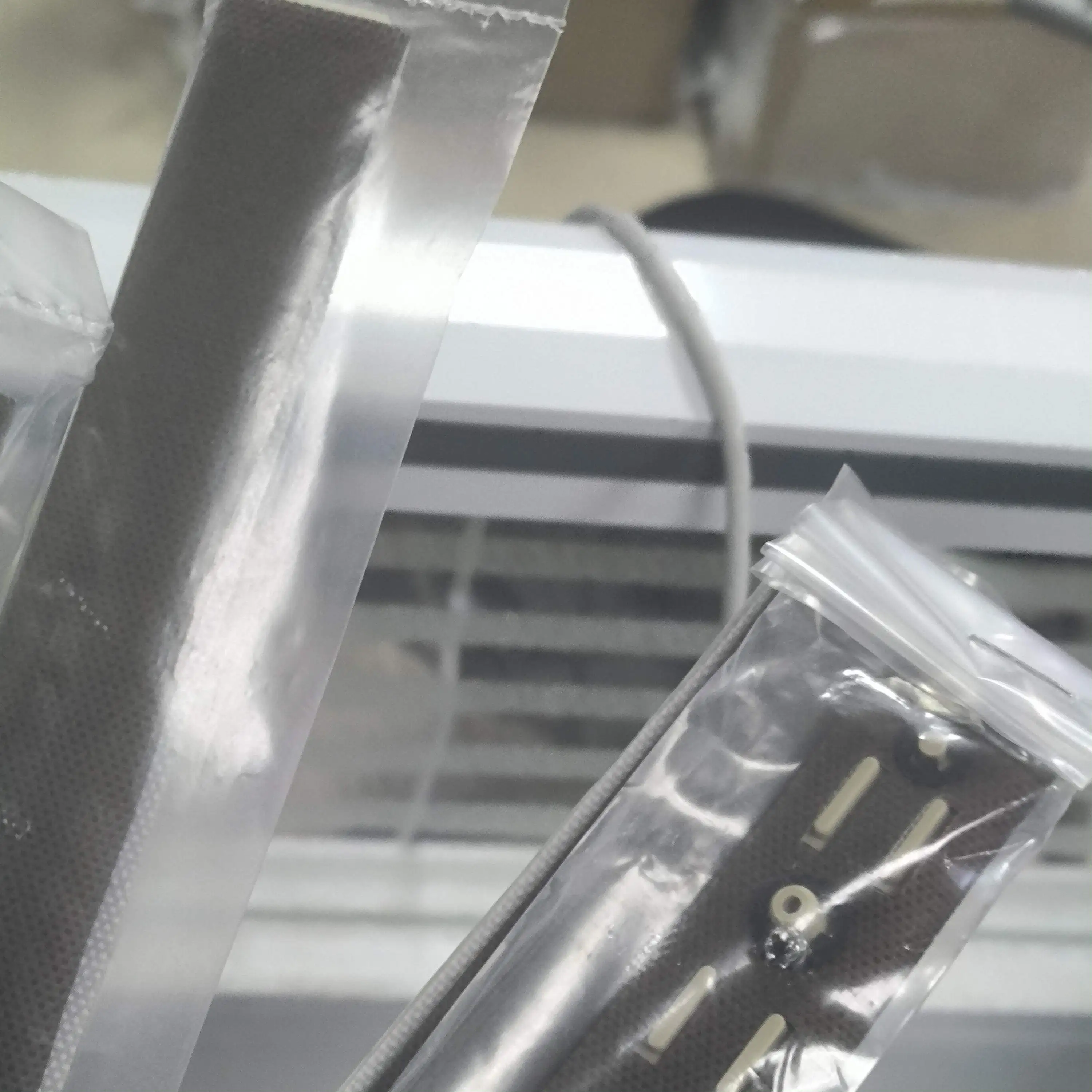 

FK-1150 302RV93050 Держатель масляной накладки для Kyocera M2040 M2135 M2235 M2540 M2635 M2640 M2735 M2835 P2040 P2235 P2335