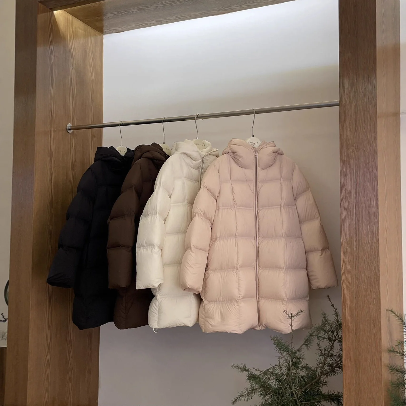 

2025 Women's New White Duck Down Thick Solid Color Jacket Hooded Simple Medium Long Down Jacket Winter New Versatile