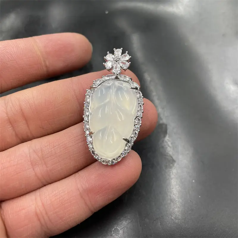 Inlaid Ice White Jade Marrow Leaf Pendant for Women