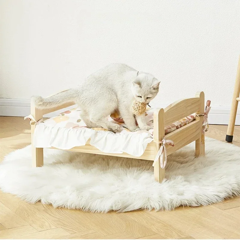 

Solid Pine Cat Bed Environmentally Friendly Design Suspended Pet Bed to Prevent Moisture Universal All Seasons Use