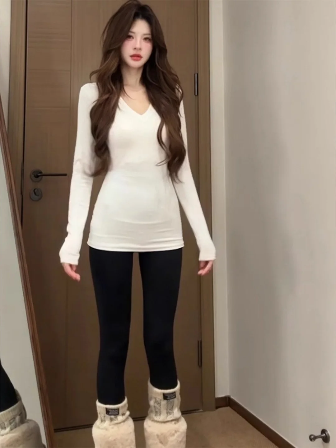 White Long Sleeve Basic V-Neck T-Shirt Women's Autumn Winter Mid-Length Sharkskin Pants Inner Wear Butt Covering Base Shirt