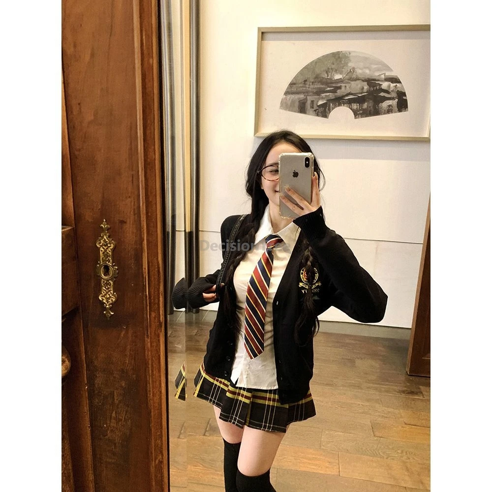 معطف JK على طراز الأكاديمية الكورية لعام 2025، معطف حياكة مطرز، قميص أبيض كلاسيكي متعدد الاستخدامات، تنورة عصرية ذات ثنيات #4