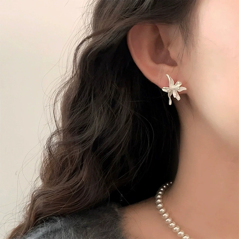XIYANIKE Vintage Matte Flower Ear Stud Earrings For Women Girl Fashion New Jewelry Gift Party серьги женские