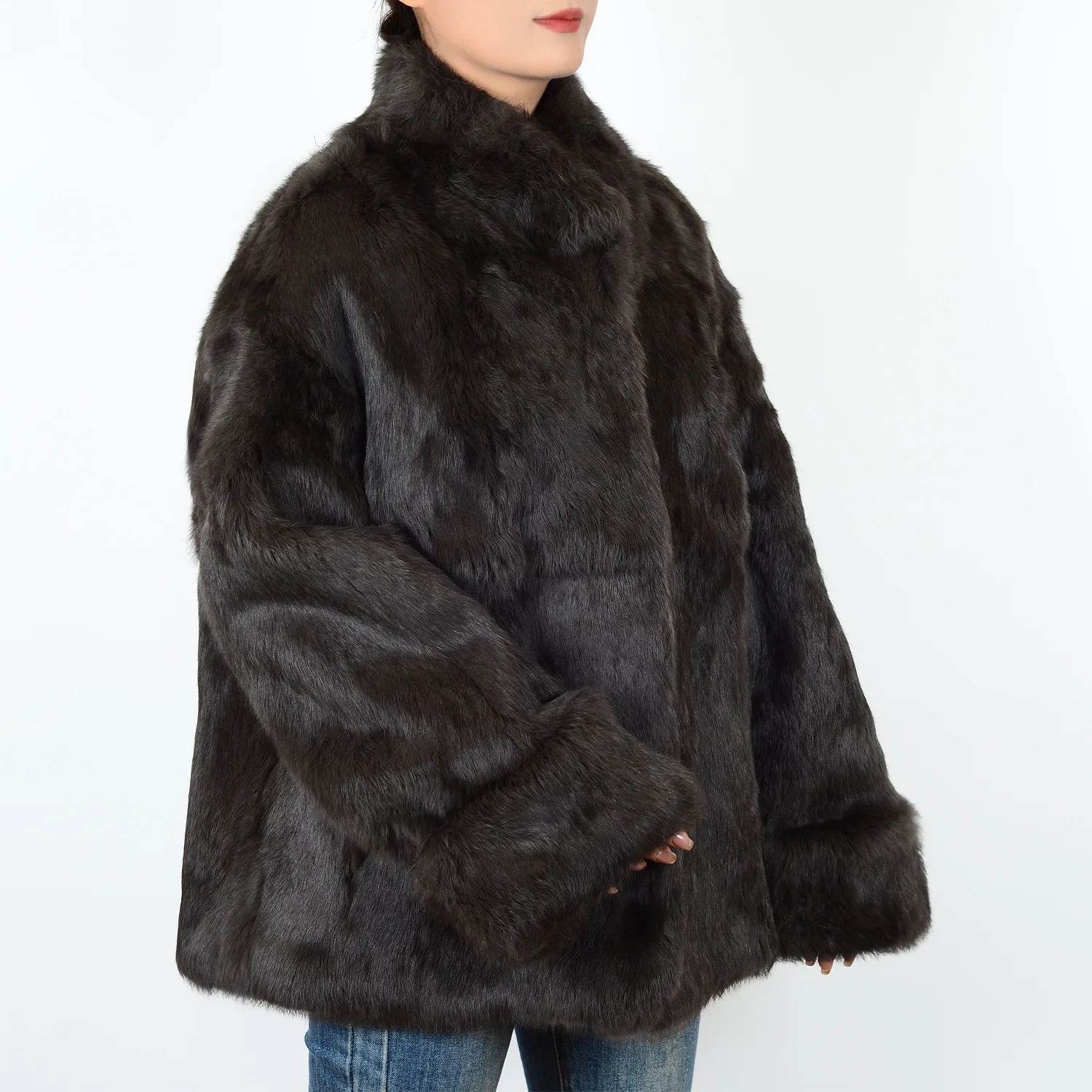 Cappotto di pelliccia di coniglio di alta qualità di vendita caldo per le donne Pelliccia di visone di peluche stile Ins integrata da media a lunga pelliccia sciolta e casual