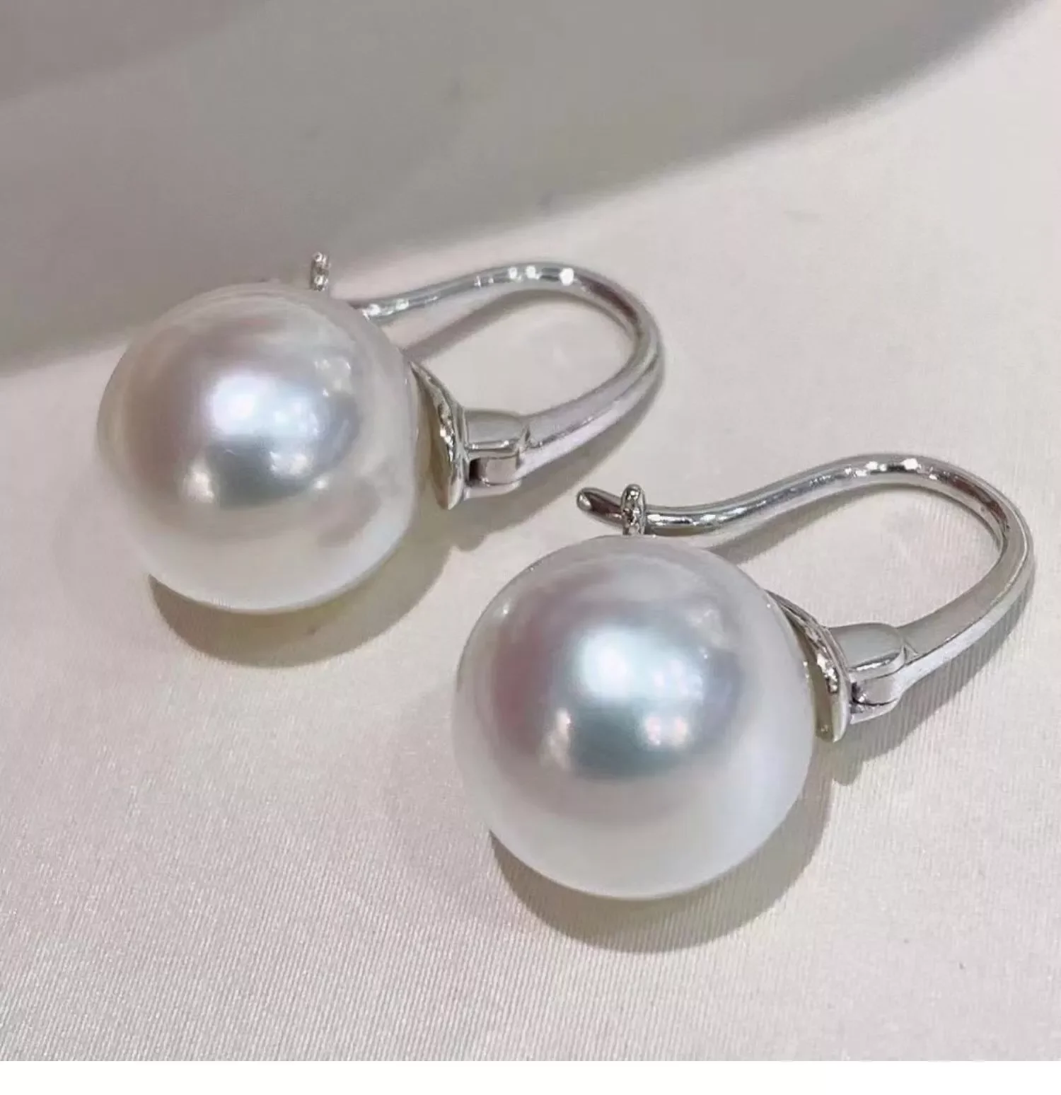 

A large number of pearl earrings AAAA+12-13 mm natural South Sea white round pearl earrings 18k/gold AU750+18K/platinum AU750