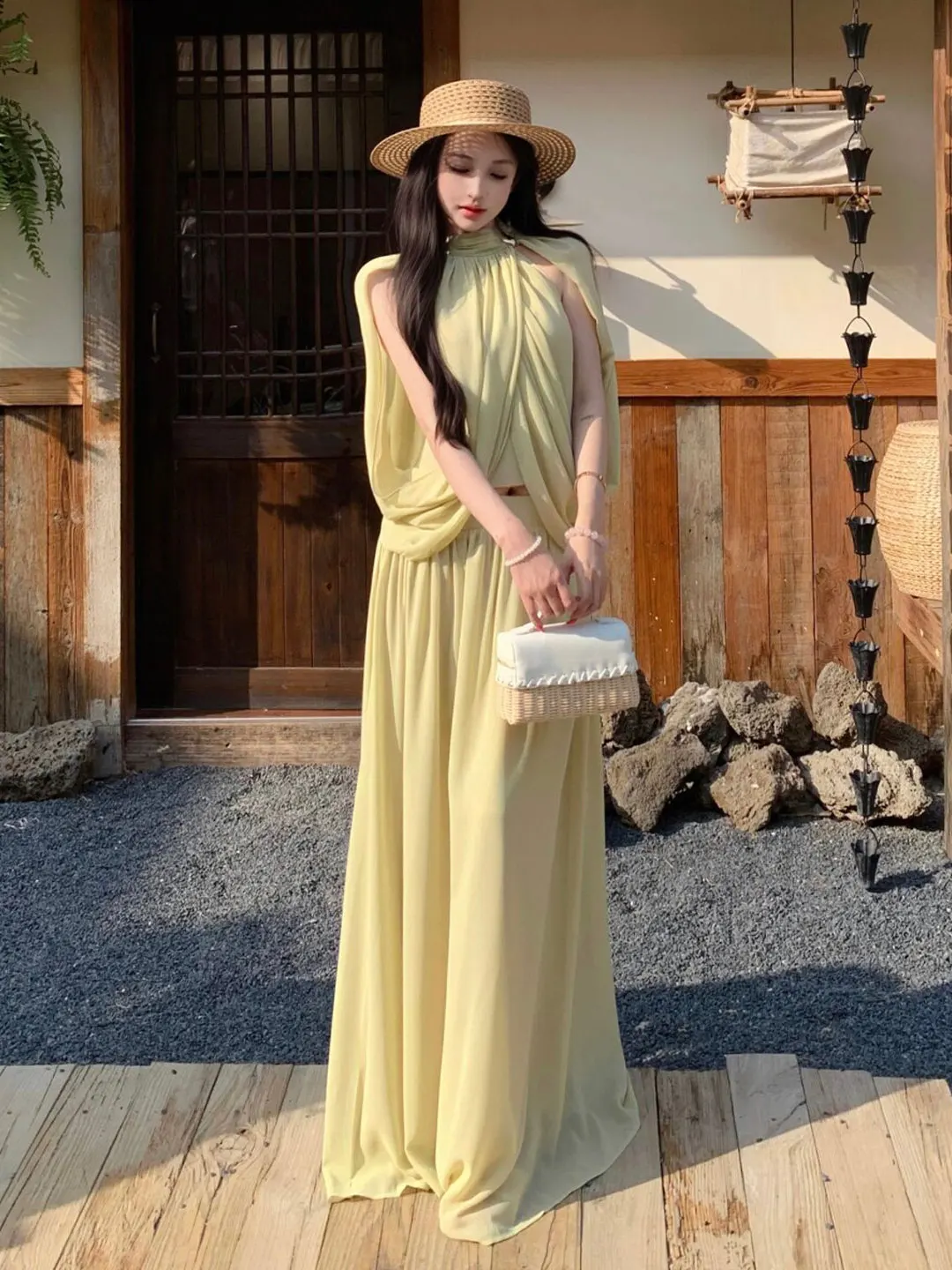 

Beach Vaion Sle f-Sve Top Skirt Two-Piece Set Unique Beautiful Design Summer 2026 Casual Faion Women's Ensemble