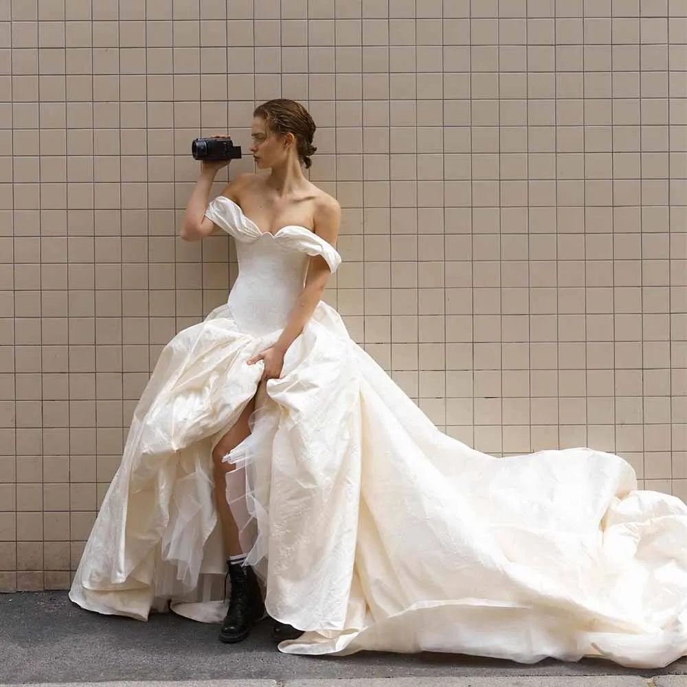 Class Wedding Dresses Taffeta A-line Wedding Party Dresses Ivory Off-the-shoulder Pleat Ruched Tailing Tulle Wedding Dress Long