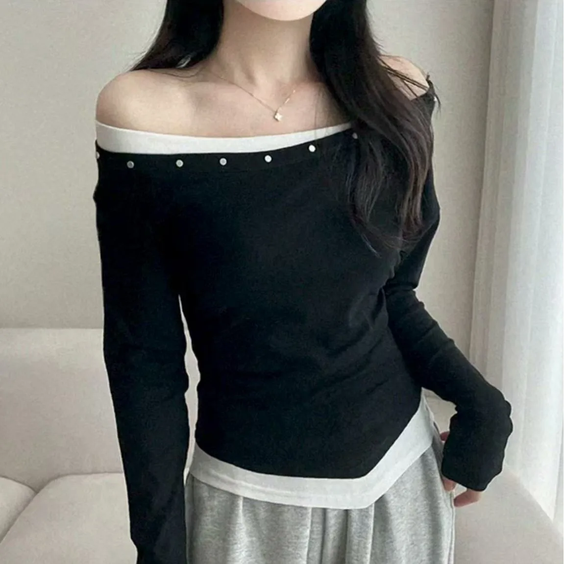 Slim Fit Long Sleeve T-Shirt Women's Korean Style Chic Design Color Block Asymmetrical Sexy Shoulder Bared Outerwear Top