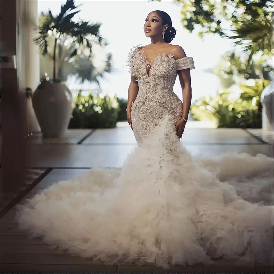 Vestido de novia de sirena con cuentas de perlas de lujo con volantes, tren de tul, africano con hombros descubiertos vestido de novia, vestido de ocasión Formal