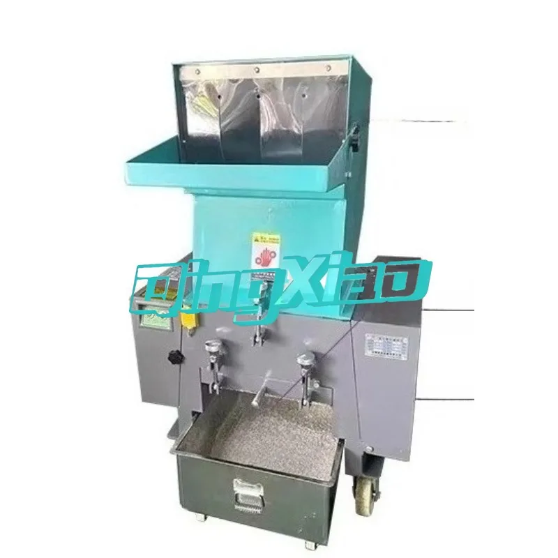 Multifunctional Small Waste Plastic Recycling Machine Plastic Shredder Crusher Operation For Industrial Plastic Reuse Processing