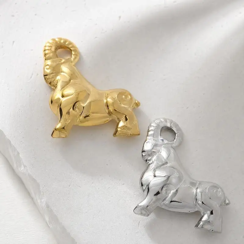 Stainless Steel Goat Brooch 3D Geometric Animal Lapel Pin Retro Metal Badge for Jacket Backpack Daily Wear
