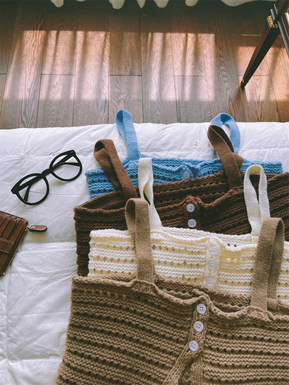 Conjunto de Top de Alças com Design de Renda Feita à Mão, Coleção de Verão Feminina Csole Svel