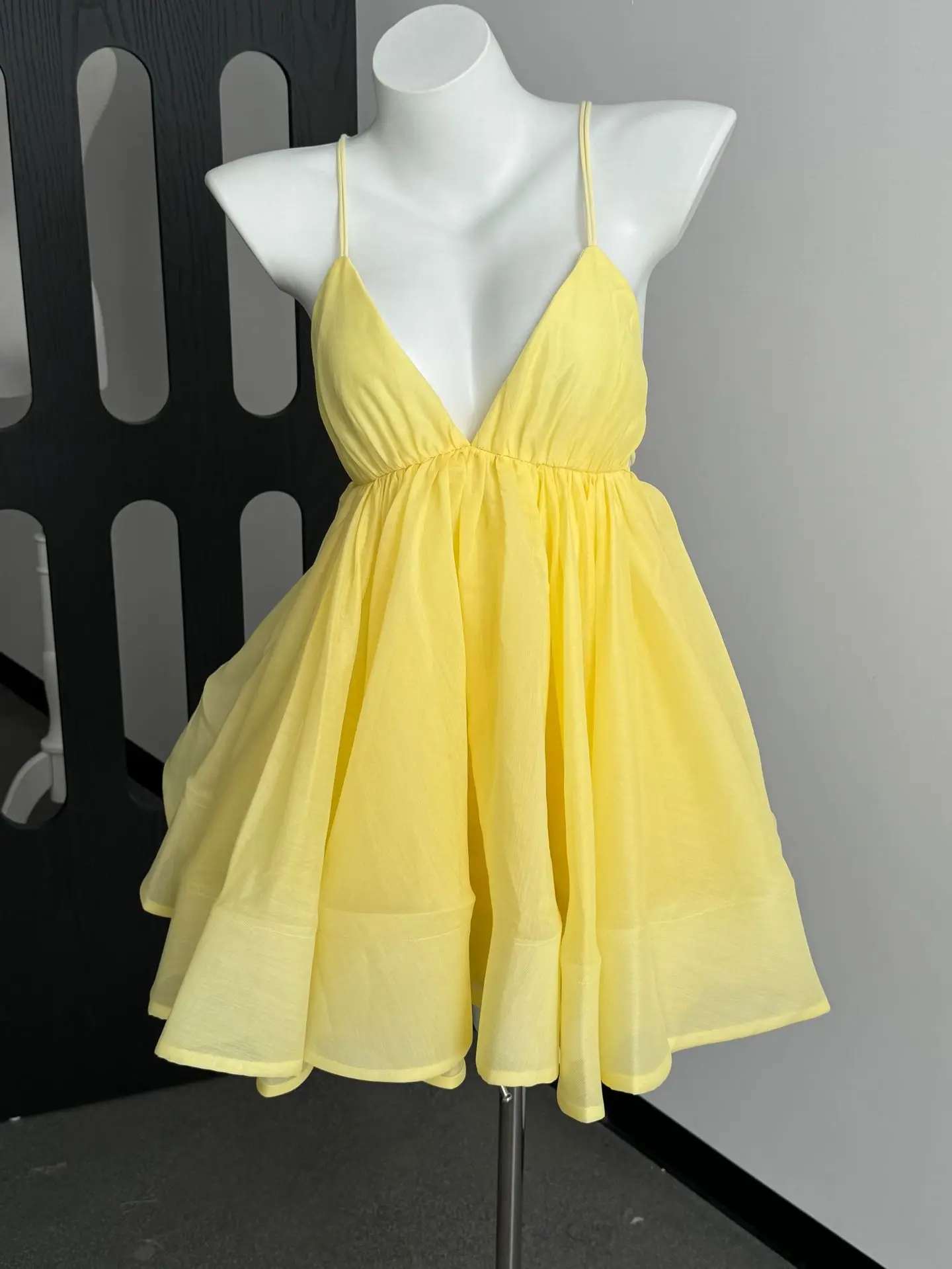 Seksowna sukienka plażowa na ramiączkach spaghetti, z odkrytymi plecami i dekoltem w serek dla kobiet, luksusowa sukienka na studniówkę od projektanta, suknia na przyjęcie celebrytów, kolekcja 2022