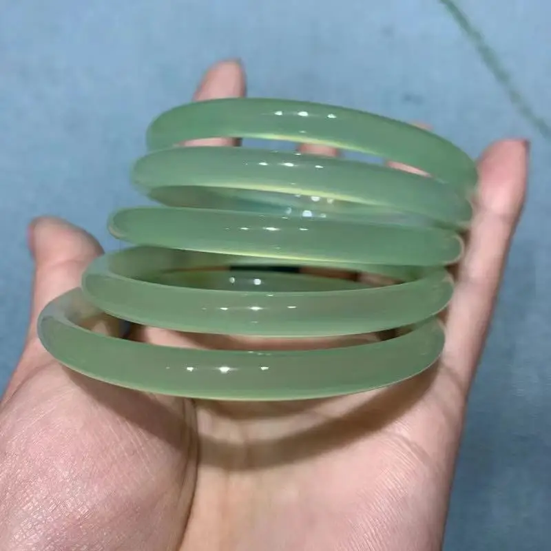 

chalcedony fruit green thin round bangle Dingdang beauty bracelet 6mm fashionable and versatile