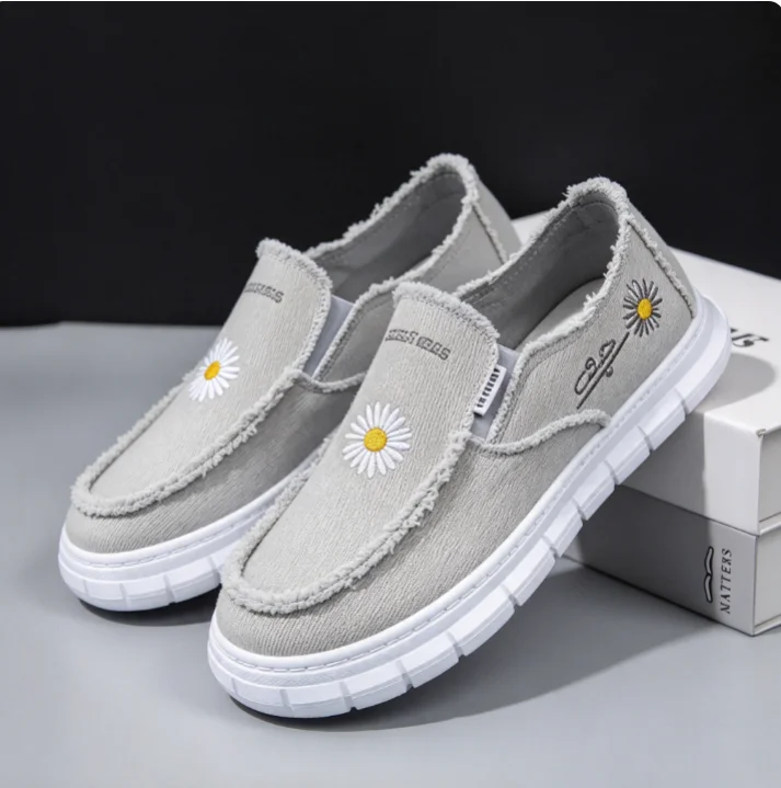 Men Slip On Canvas Shoes, Daisy Embroidery Frayed Edge Loafers, Lightweight Breathable Non-slip Thick Sole Casual Walking Shoes, Spring Summer Daily Footwear