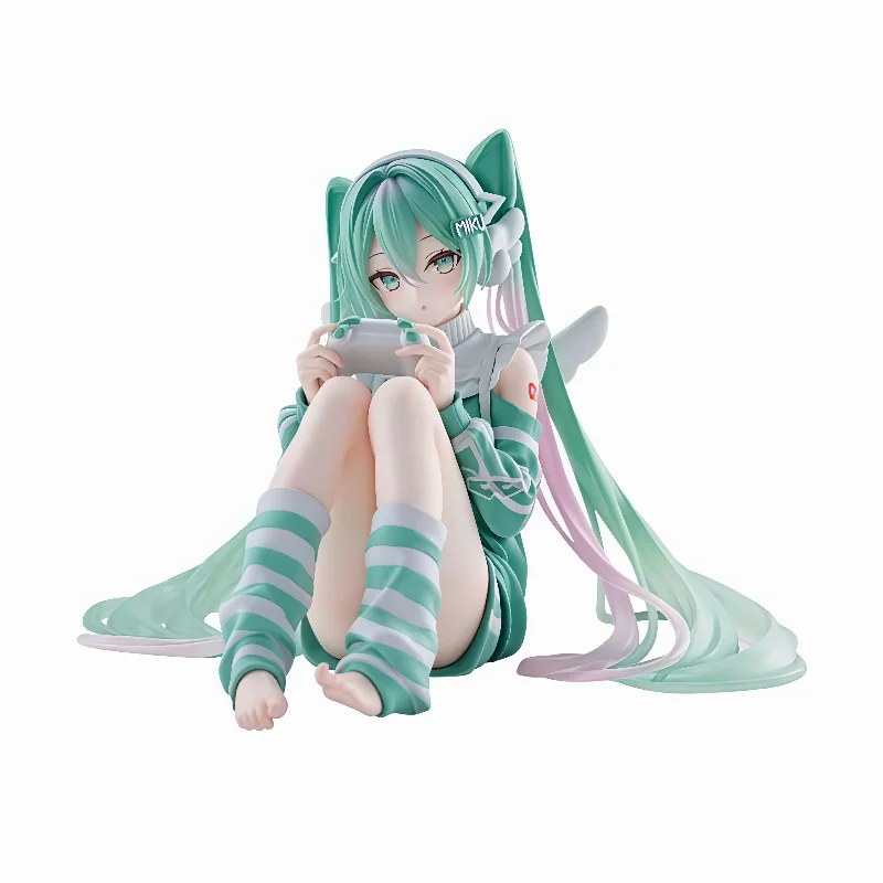 スポット初音ミク-フューチャーホームゲーム-座り姿フィギュア、緑のストライプパジャマ-ビデオゲーム-初音ミク-シーンオーナメント-ギフト