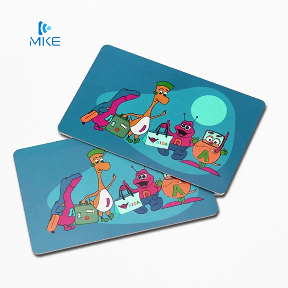 

Цветная печать визитных карточек из УФ-пластика