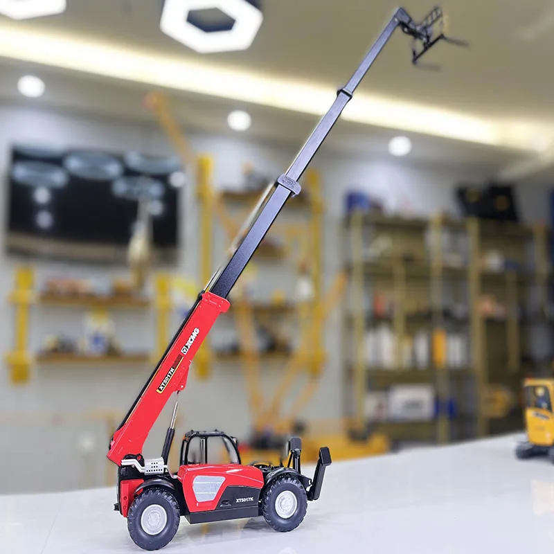 

Масштабная модель 1:30 XCMG XT5017K, телескопический вилочный погрузчик, коллекция, подарочная копия, красные 3-секционные штанги, 2 вынослителя