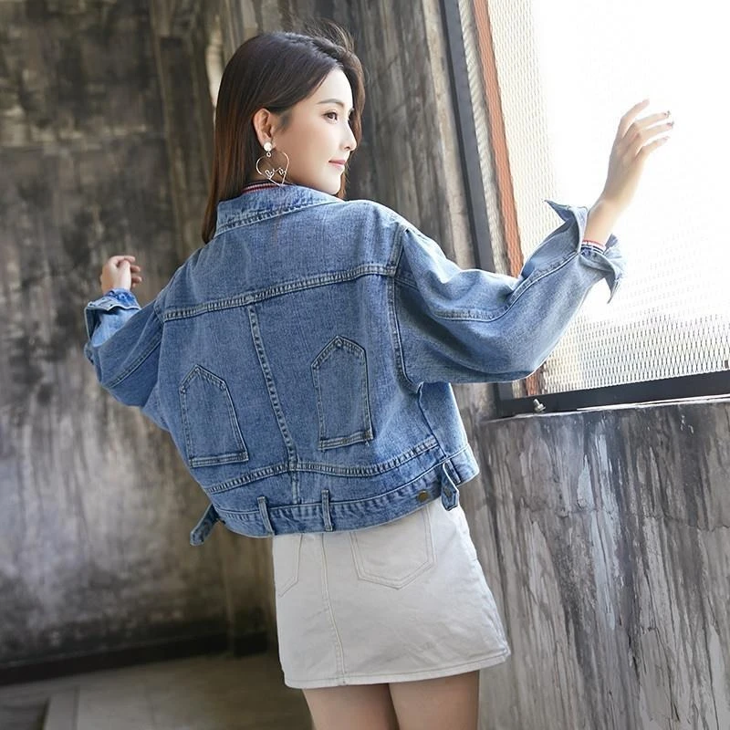 Chaqueta vaquera de estilo de Hong Kong SA para mujer, diseño único, manga corta de murciélago de gran tamaño coreana, Top versátil para estudiantes, 2025 SA