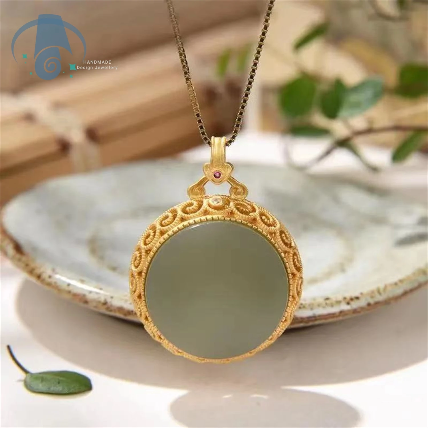 Vintage New Chinese Style Openable Hollow Out Sachet Box Necklace Pendant Versatile Elegant Temperament Women Daily Wear Jewelry