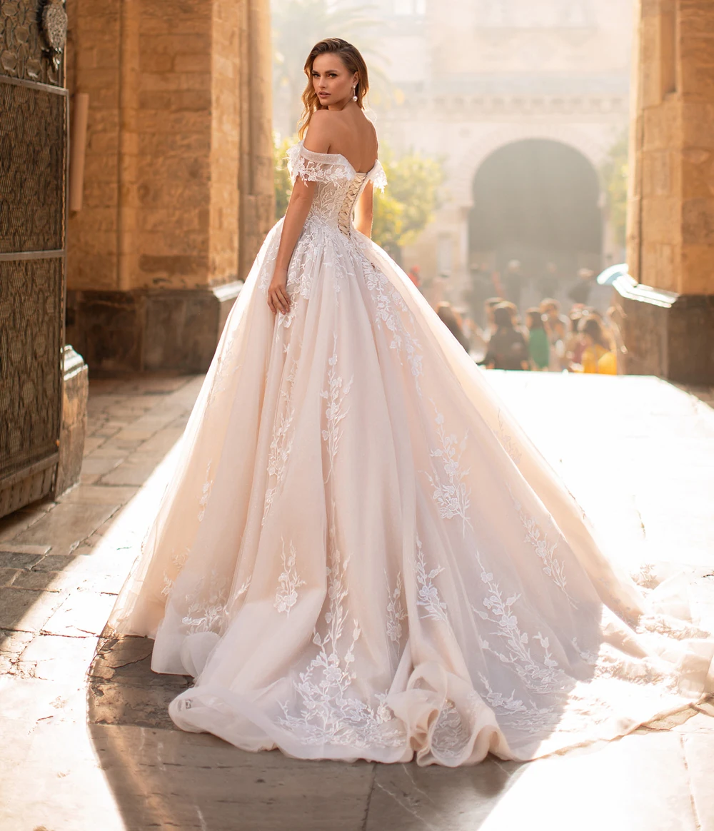 Robe de mariée bouffante en dentelle, sur mesure, épaules dénudées, en Tulle, Corset de bal, avec traîne de balayage