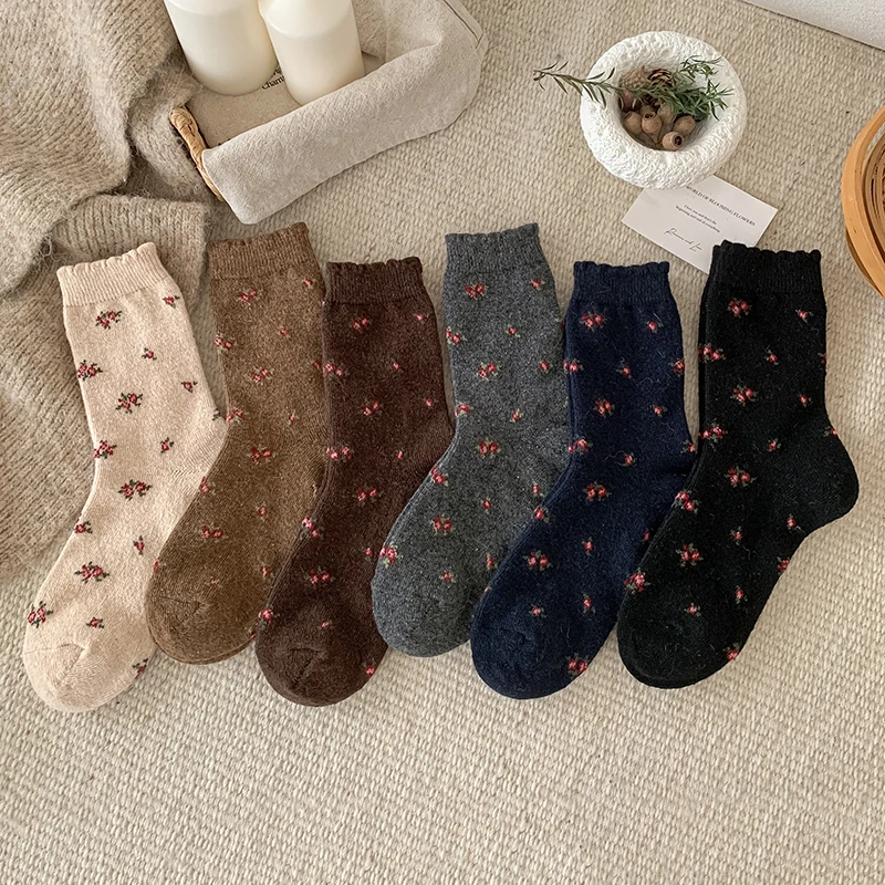 Women's Socks Thick New Retro Fashion Korean Style Wool Warm Socks Casual Novelties Sweet Long Ladies Flower Socks Comfort Cute - 3