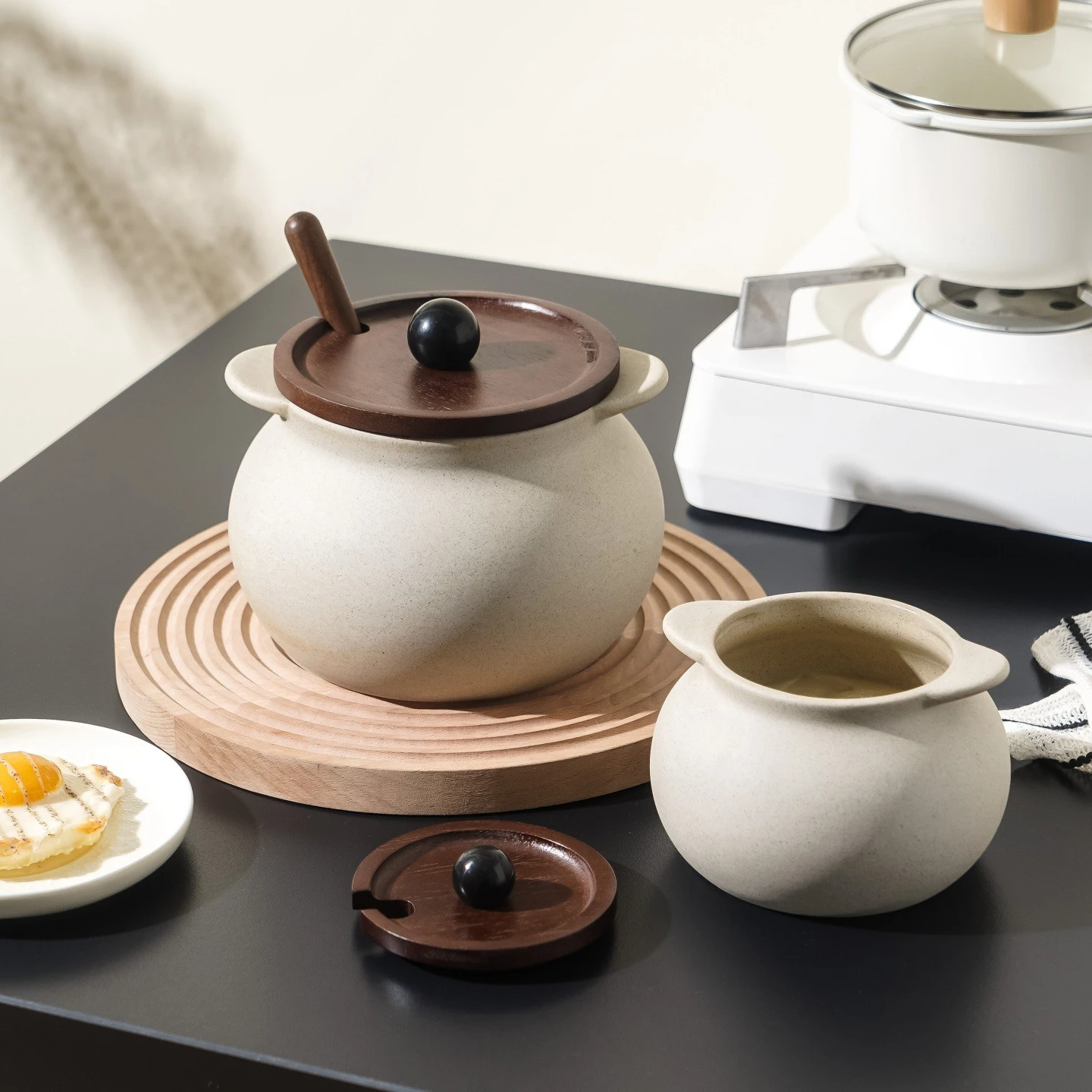 Coarse Clay Spice Jar with Lid Spoon Double Ear Heatproof Pot Home Store Chili Sauce Grain Condiment Moistureproof Vessel