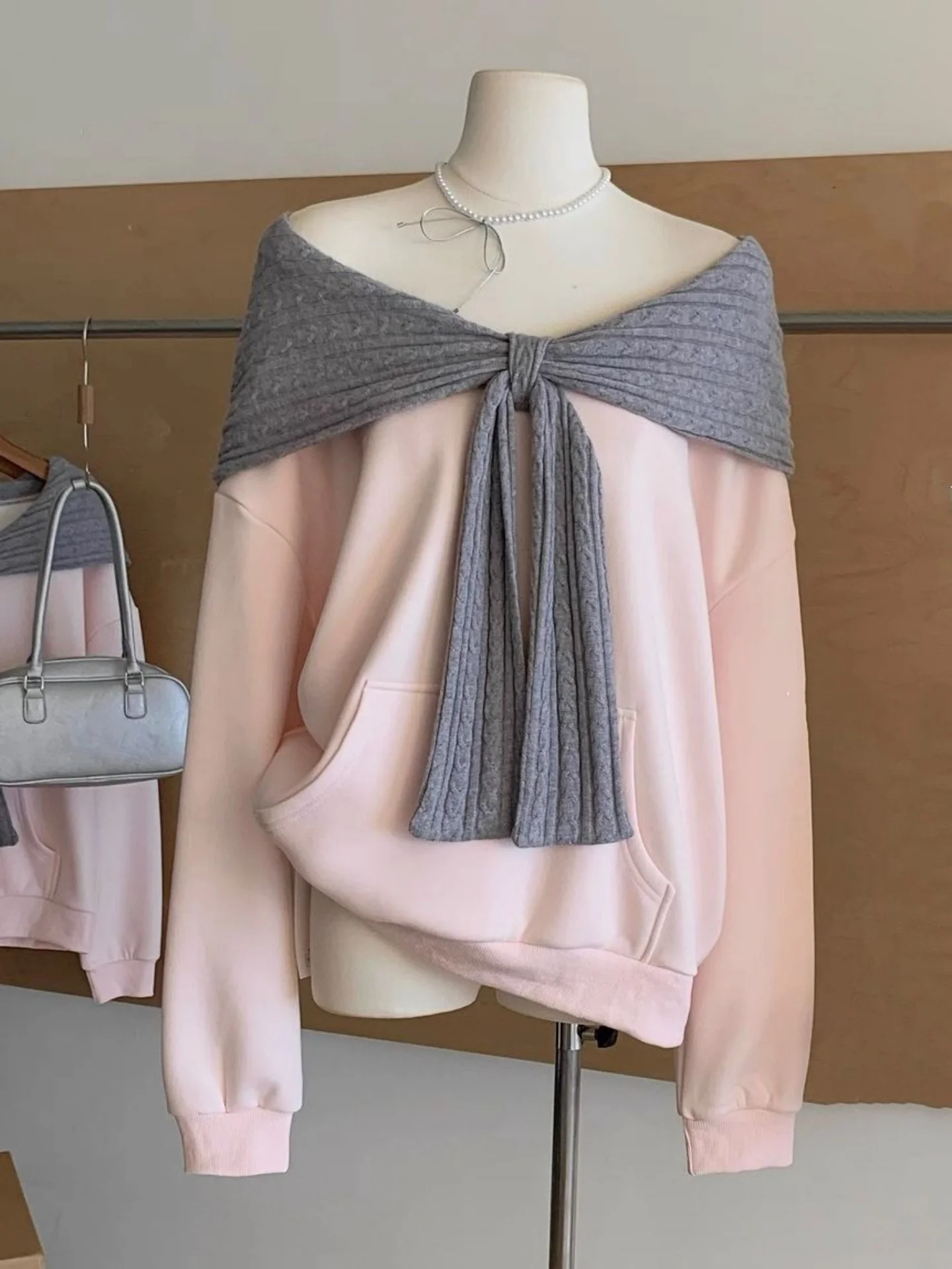 

Korean Gentle Color Blo oulder Hoodie Women's Winter New Thiened Fce Outerwear Soft Sle Long Sve