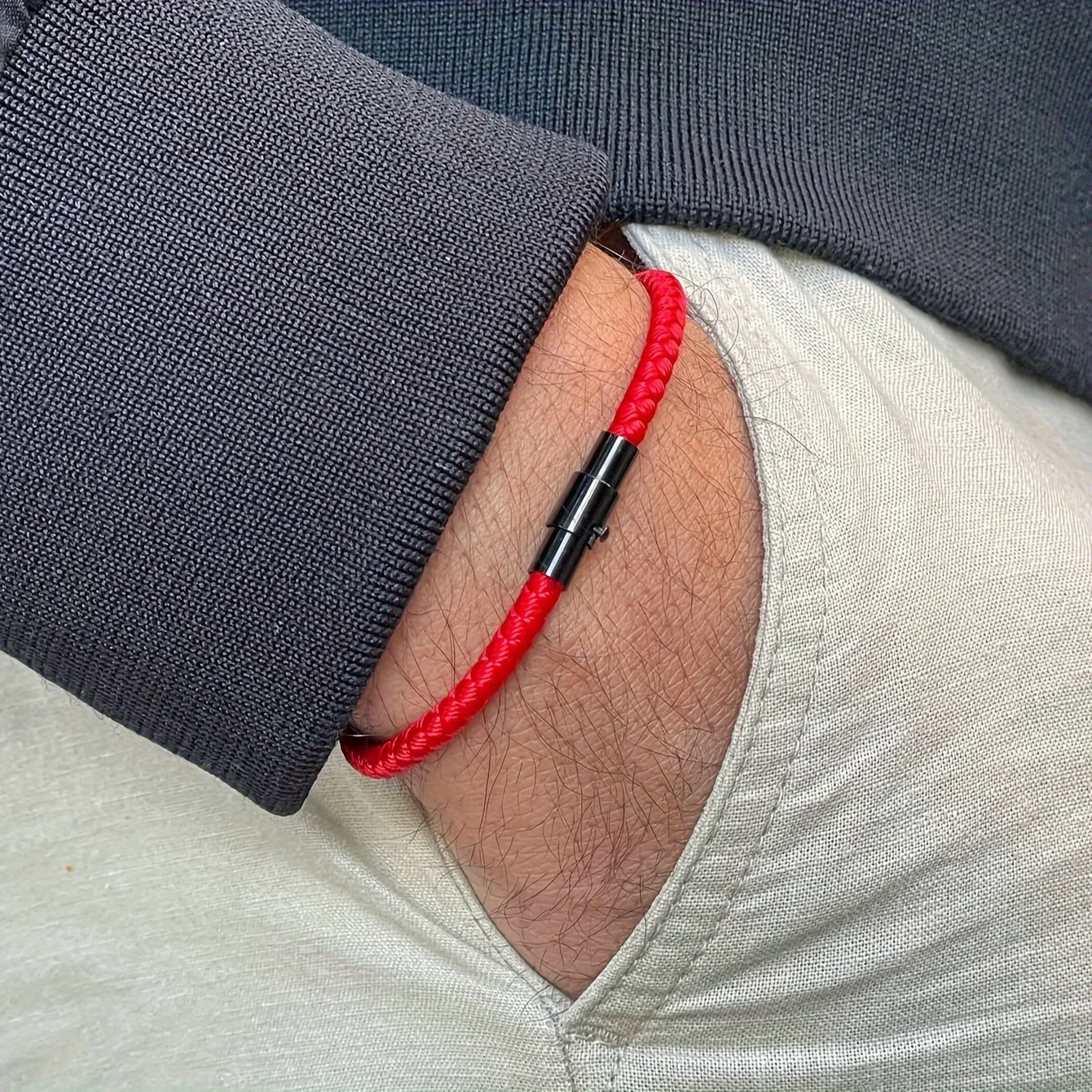 Pulsera Magnética Unisex con Hilo Rojo, Diseño de Cadena de Cuerda Atractivo, Pulsera Ajustable de Hilo de la Suerte para Hombres y Mujeres