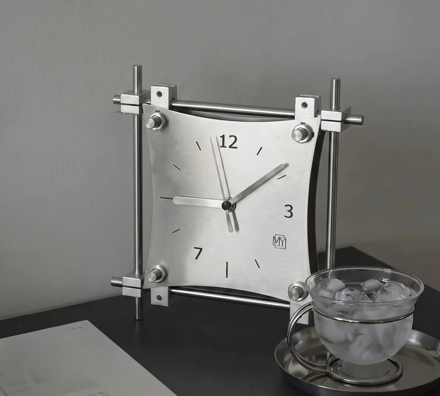Bauhaus Optical Axis Stainless Steel Clock Ornament Creative Clock Light Luxury Home Decoration