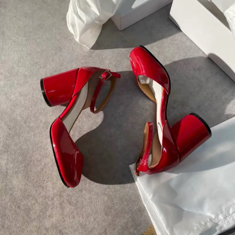 Red Patent Leather Slipt Toe Shoes Luxury Brand Designer Tabi Shoes Elegant High Heels Female Fashion Party Dress Women Pumps