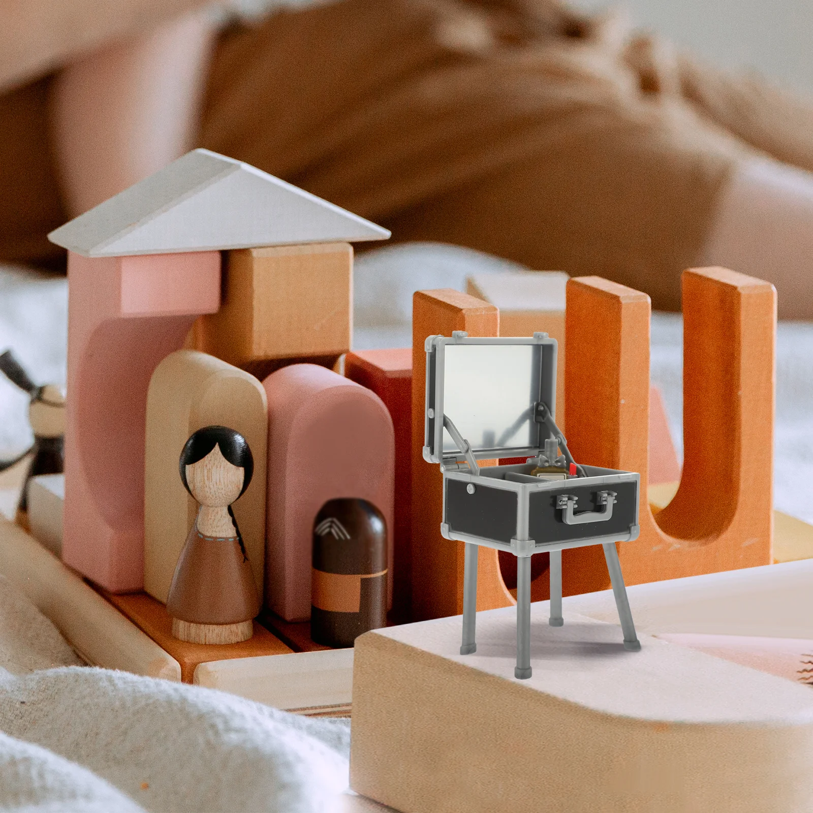 

3pcs Miniature Simulation House Decor House Ornament Mini Perfume Lipstick Desktop Decor Mini Storage Organizer