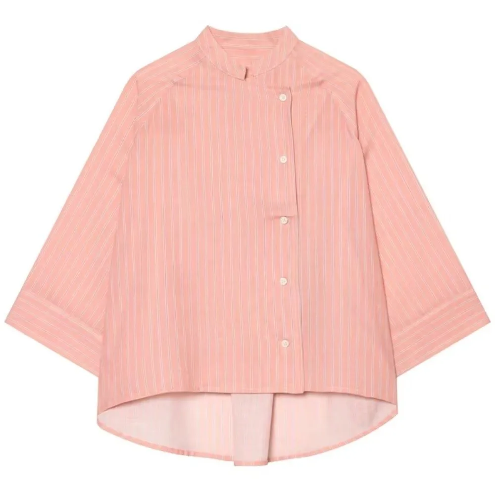 Gestreiftes, lockeres Hemd, elegantes Oberteil mit mittellangen Ärmeln und Knöpfen, europäisch-amerikanischer Stil, asymmetrische, lässige Bluse für Damen – Detail 10