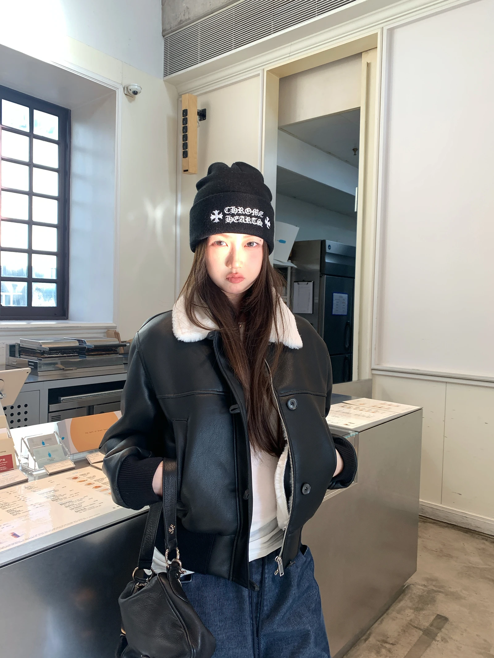 

Casual Sle Bla White PU Leather ort Coat Women's Thiened Warm Zipper Closure oulder Paded Long Sve Jaet