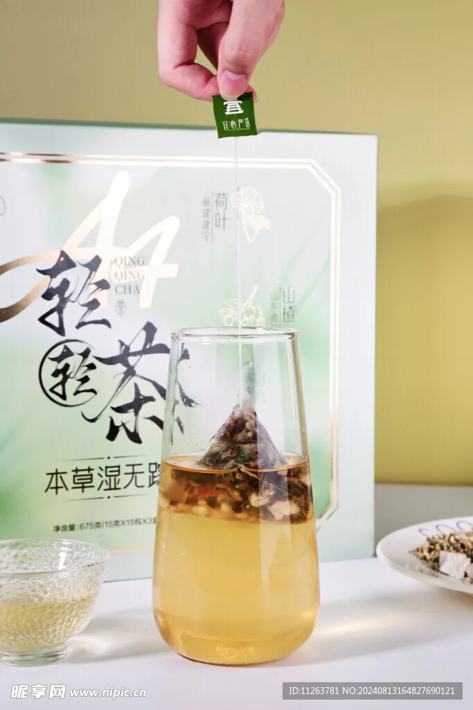 

Шины и колесные диски из губчатого материала в масштабе 1/10 с вылетом 3 мм и шестигранным креплением 12 мм для радиоуправляемых моделей гоночных автомобилей HSP HPI (аксессуар)