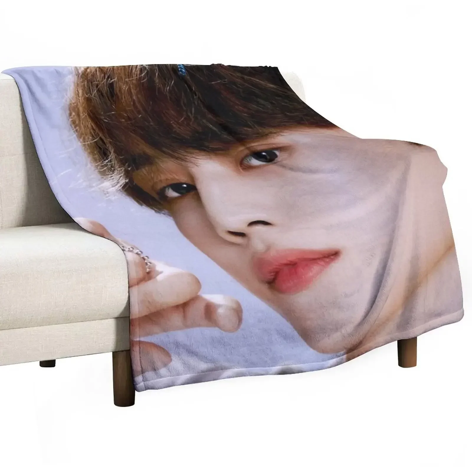 

sunwoo Throw Blanket Plush Luxury Designer Blankets