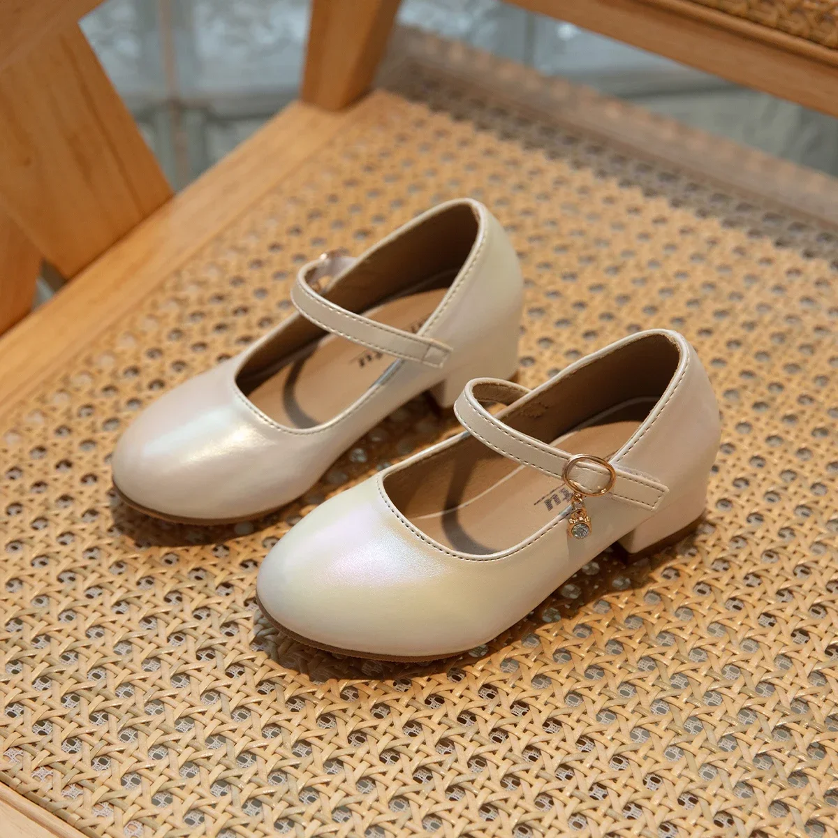 Children Girls Leather Shoes White Princess High Heel Shoes For Kids Girls Performance Dress Student Show Dance Sandals