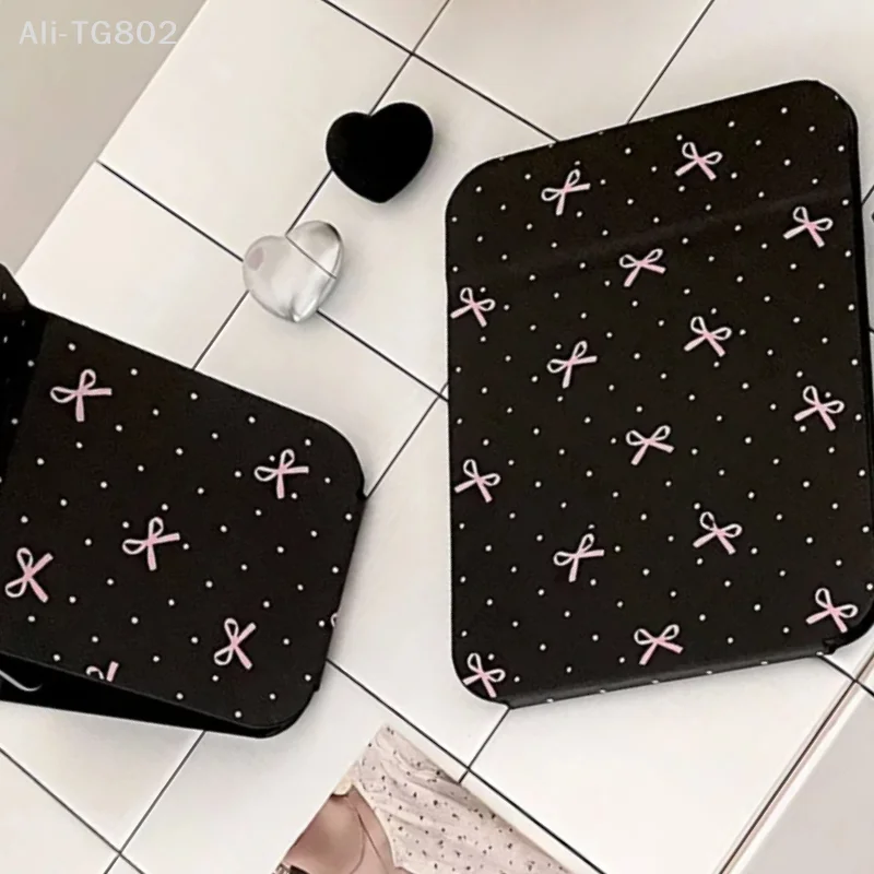 Desktop-Make-up-Spiegel mit Schleife, einfacher tragbarer faltbarer Spiegel für Studenten, kompakter niedlicher Taschenspiegel, Reisespiegel, Beauty-Tools