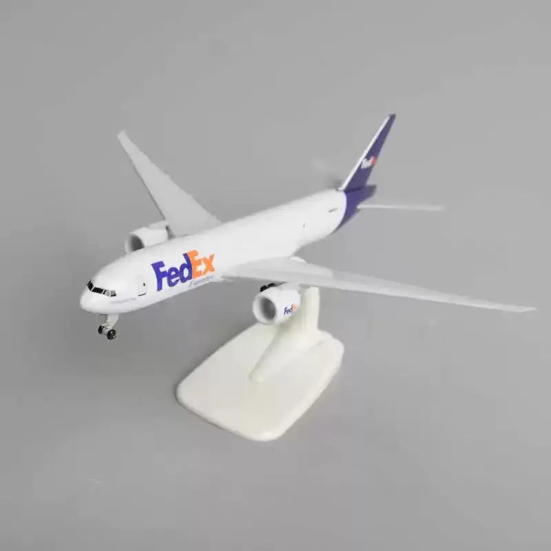 1:300 Metal Scale Aircraft B777 Fedex Planes 20cm With Wheel Landing Gear Model Airplanes Collected Gift By Aviation