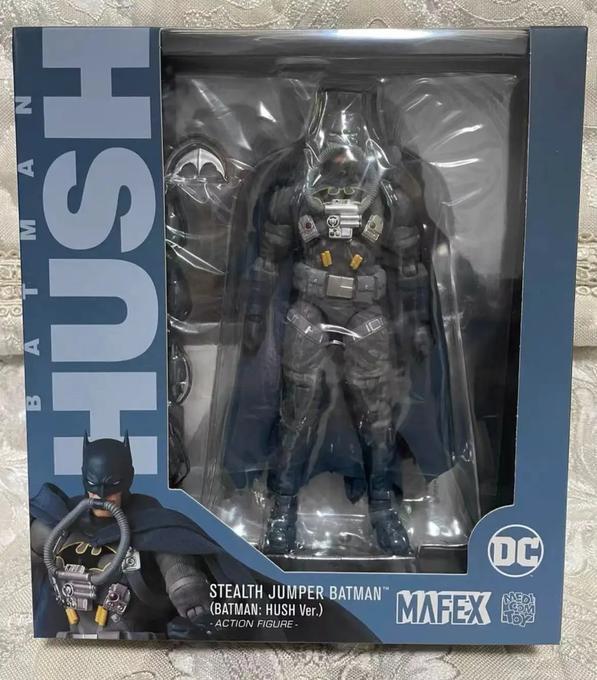 100% Original MAFEX STEALTH JUMPER BATMAN HUSH Anime Action Collection Figures Model Toys Figura PVC Gifts In Stock