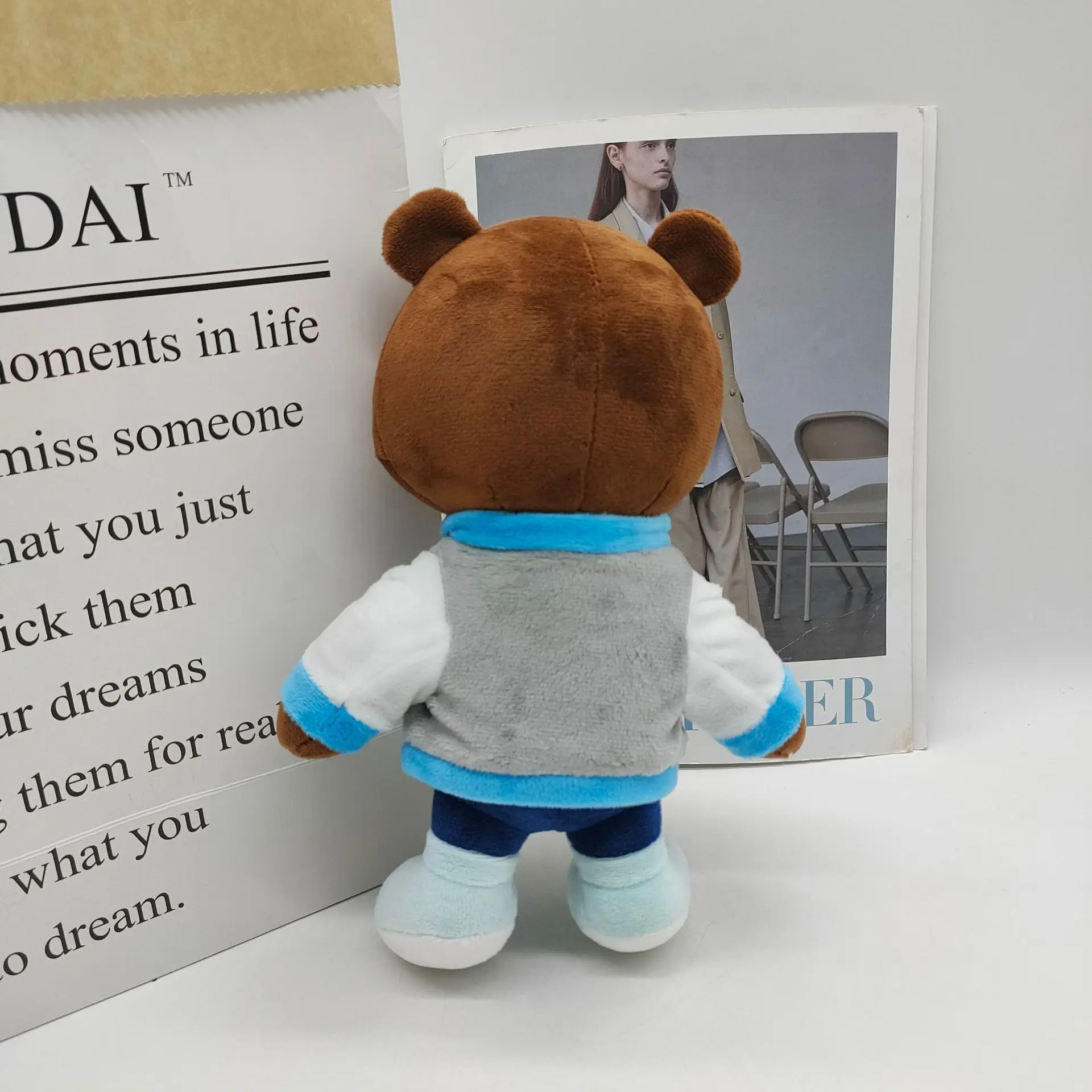 Kawaii Kanye Dropout Bär Teddybär Plüschtiere Kanye West Abschluss Weiche Angefüllte Home Room Decor Geburtstagsgeschenk 26cm