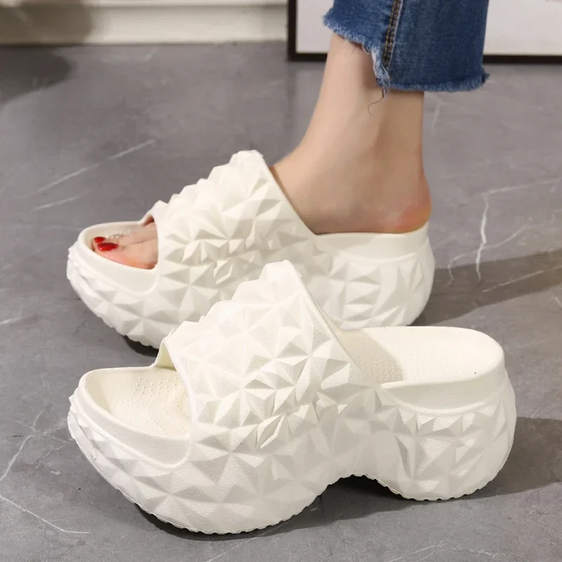 Damen Chunky Plateau-Slipper: Sommerliche Komfort-Sandalen mit weicher, dicker Sohle, offener Zehenpartie und rutschfester Strandschuhe – Neu