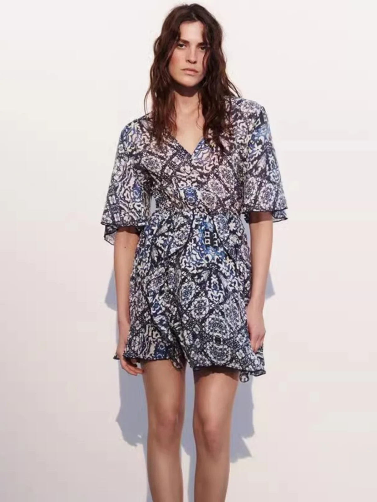 Printemps nouveau Sle femme Dr taille couchée imprimé fleuri décoration superposée Street Sle f Sve v-ne autre compagnon...