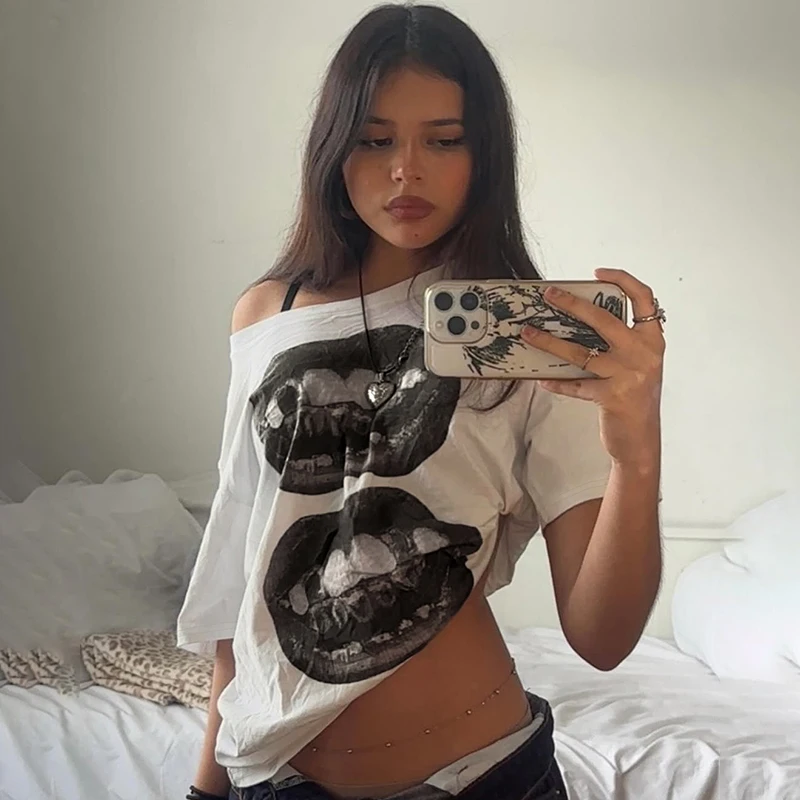 [RUOKE] Streetwear Y2K Graphic T-shirt Women Oversized Tee Lips Print Loose Fit Casual Sexy Off Shoulder Top Spring Summer Trend