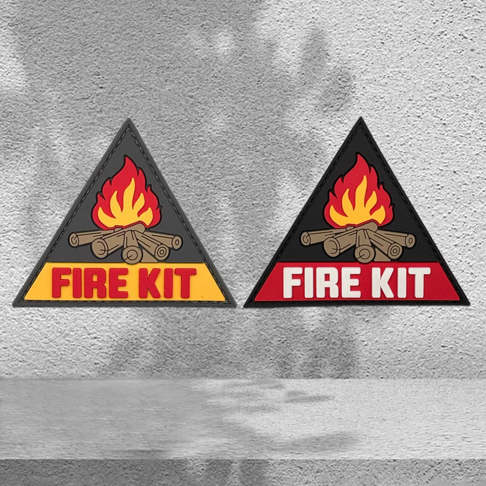 Outdoor-Camping-Campfire-Dreieck-Leuchtarmband aus PVC mit Fleece-Rückseite, Outdoor-Freizeit-Taschendekoration, PVC-Etikettenaufkleber
