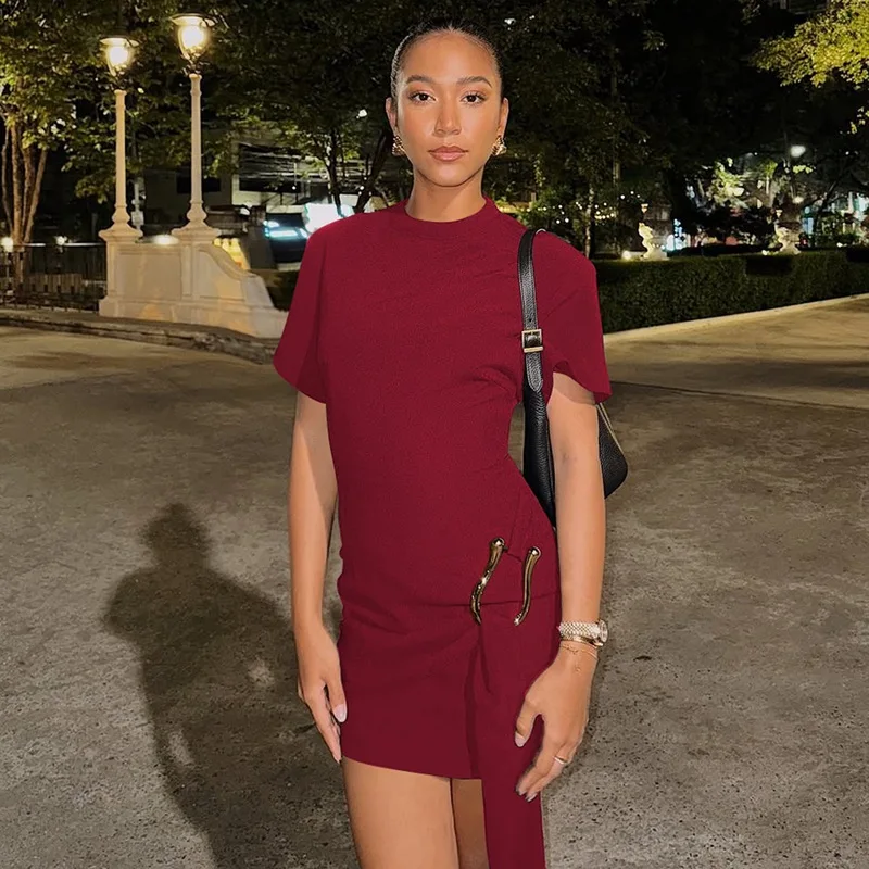YUZHEXI métal bouton ruban drapé t-shirt robe femmes à manches courtes noir bordeaux mode rue droite courte robe