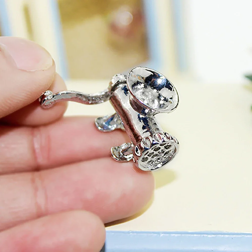 1 pz 1/12 accessori per casa delle bambole mini tritacarne chopper robot da cucina in miniatura modello giocattolo per la decorazione della casa delle bambole