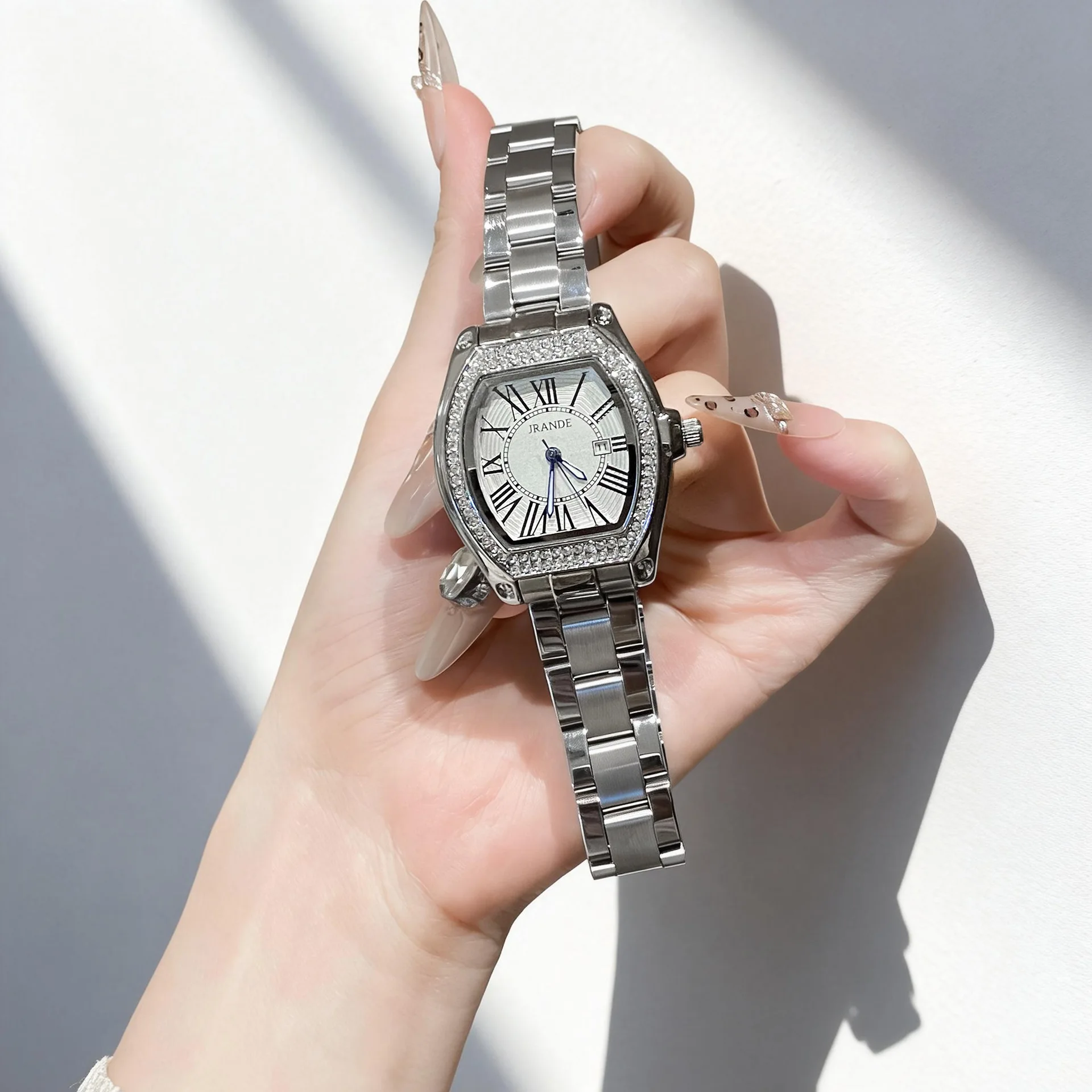 

New Women'S Tonneau-Shaped Quartz Watch, A Luxurious And Sophisticated Timepiece For Women. Watches And Accessories.