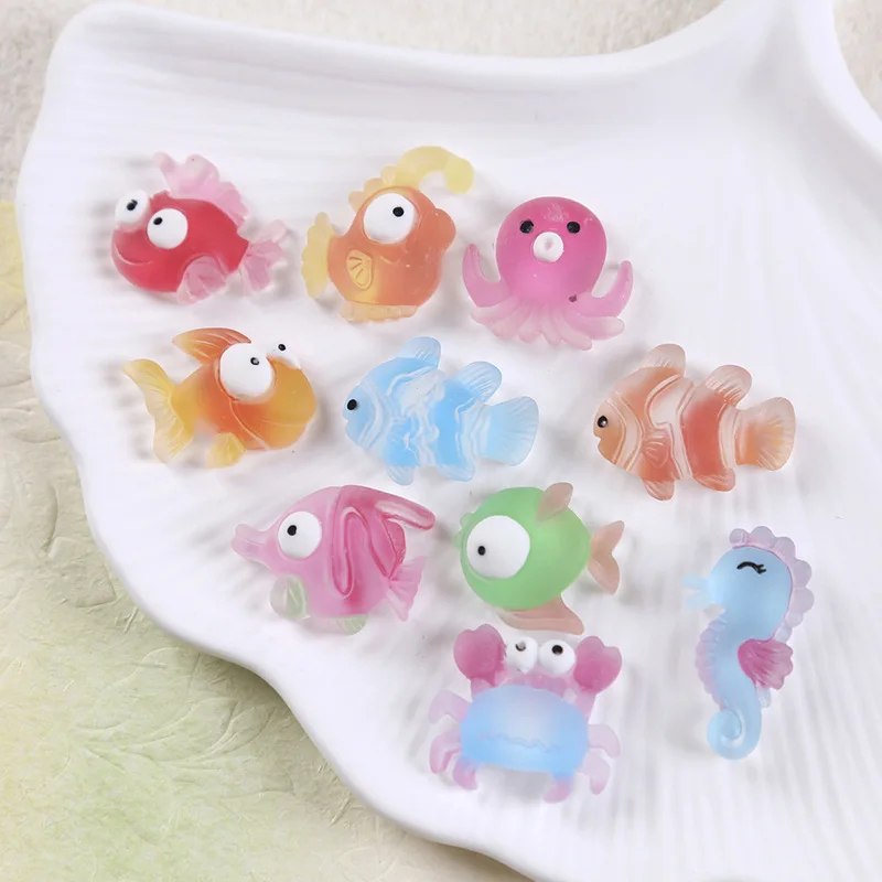 DW15 20pcs New Funy Flatback Cute Ocean Animals Resin Charms Seahorse Fish Crab Pendants for DIY Jewelry Workmanship Making